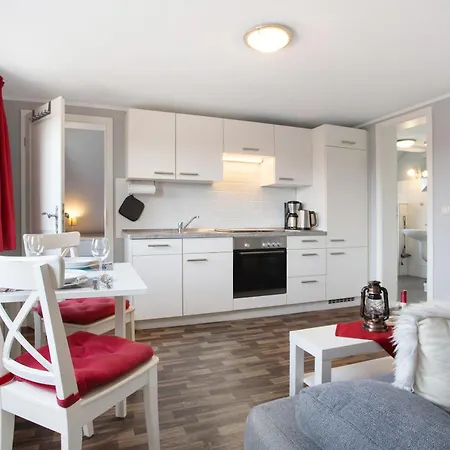 Kapitaensferienhaus Hiddenseeblick Schaprode